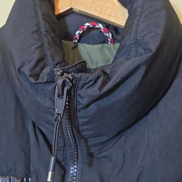 Tommy Hilfiger Men's Black Puffer Jacket Size S Tonal Color Block Warm Winter - Picture 7 of 16